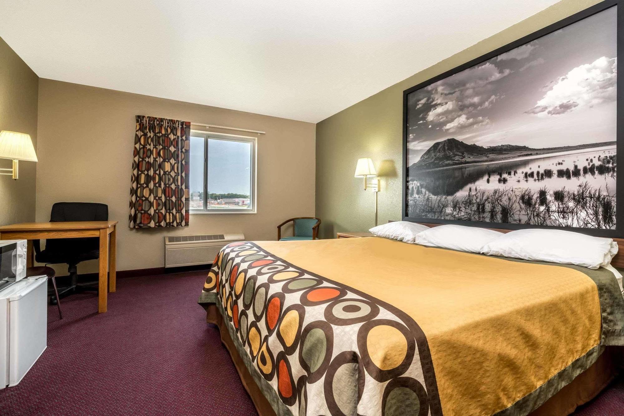 Super 8 By Wyndham Beresford Hotel Exterior photo